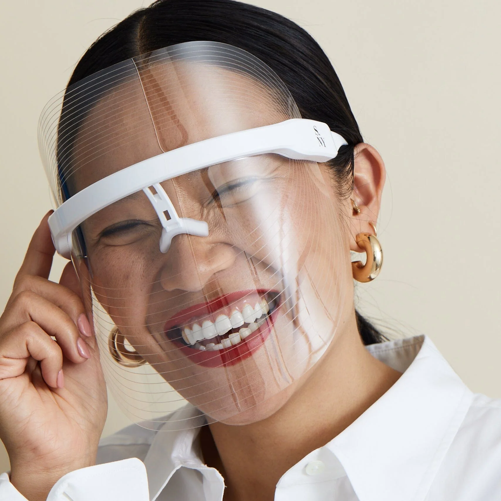 Solaris Laboratories NY How To Glow 4 Color LED Light Therapy Mask - Image 5